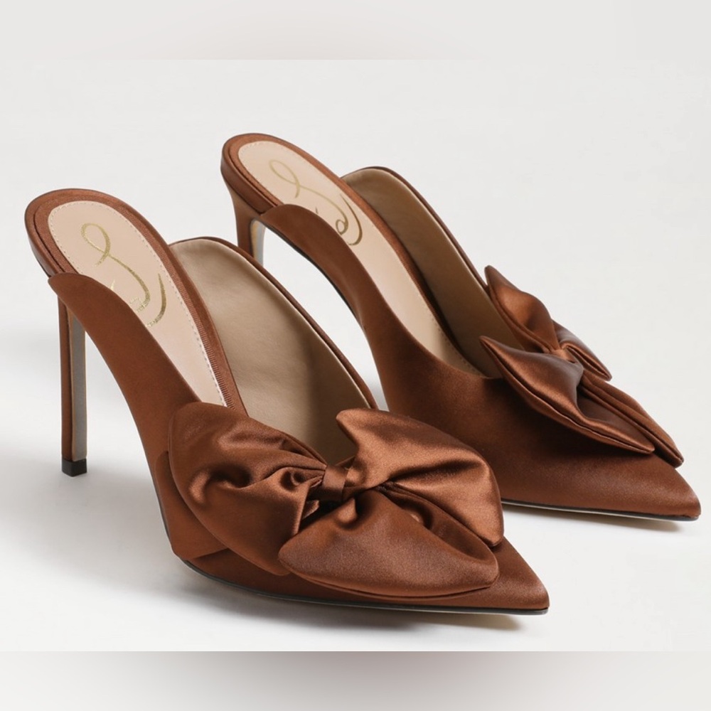 pointed-toe mule heel.